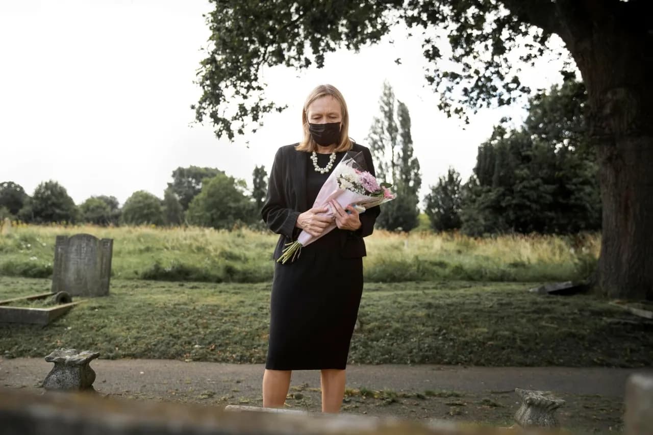 Sennik mama nieżyjąca - tłumaczenie snu o matce nieżyjącej