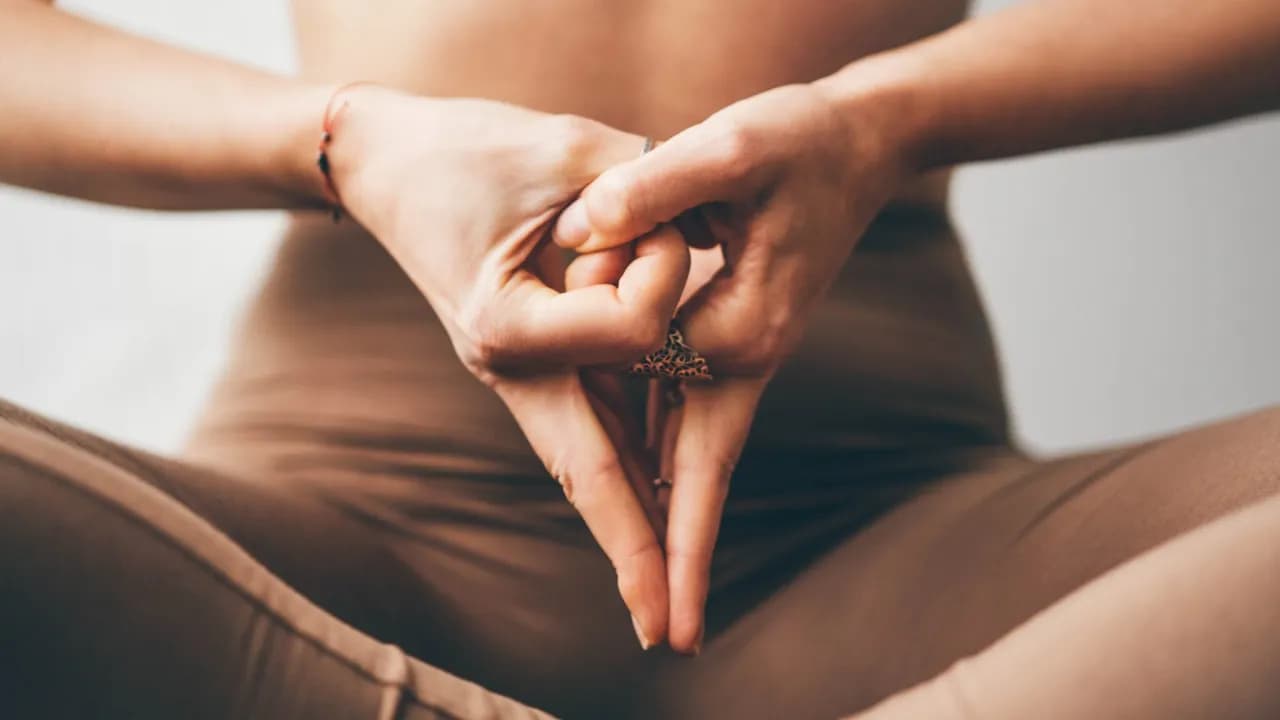 Mudra serca: Jak wykonać ten gest uzdrawiający i jego znaczenie?