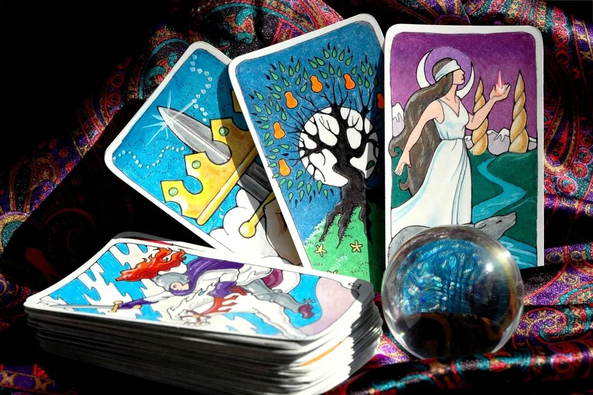 Na czym polega tarot i jak może zmienić twoje życie na lepsze