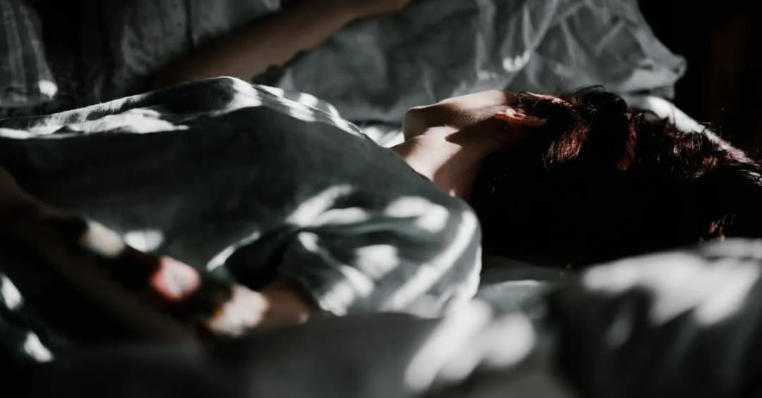 Co oznacza sen w którym ktoś umiera? Odkryj jego głębokie znaczenie