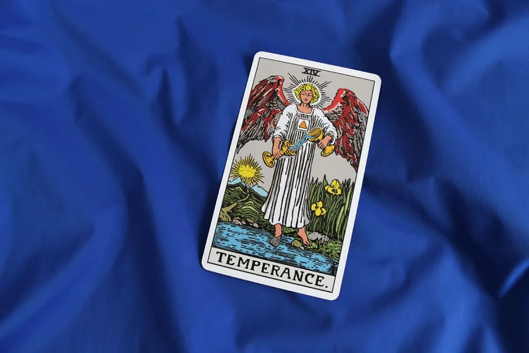 Temperance w tarocie: znaczenie karty i jej wpływ na Twoje życie