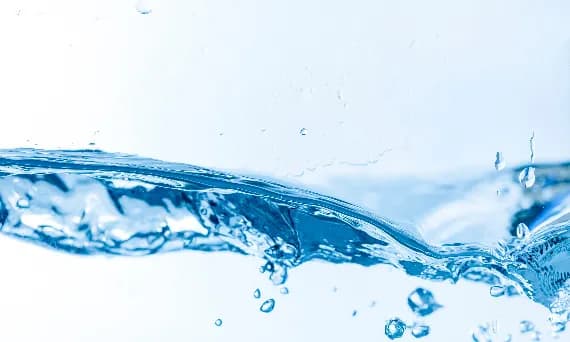 Woda w snach co oznacza? Odkryj ukryte znaczenia i emocje